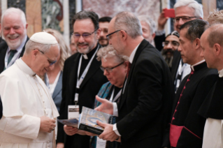 2-Ai partecipanti al Simposio Ecumenico dedicato al 1700° Anniversario del Concilio di Nicea