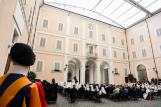 1-Ai membri dei Capitoli Generali di otto Istituti religiosi