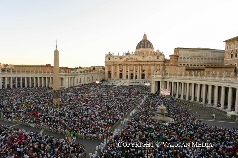 23-To the young people gathered in St. Peter's Square for the Holy Mass welcoming them to the Jubilee of Young People