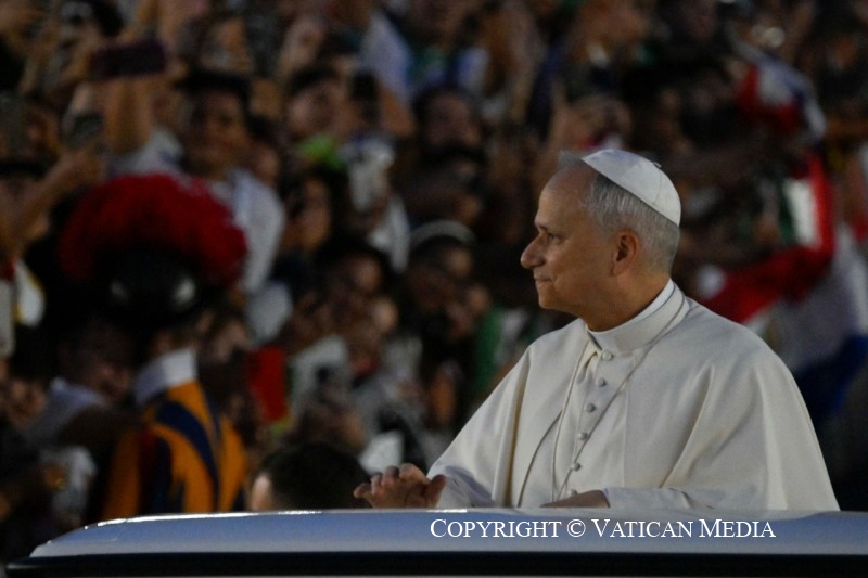 3-To the young people gathered in St. Peter's Square for the Holy Mass welcoming them to the Jubilee of Young People