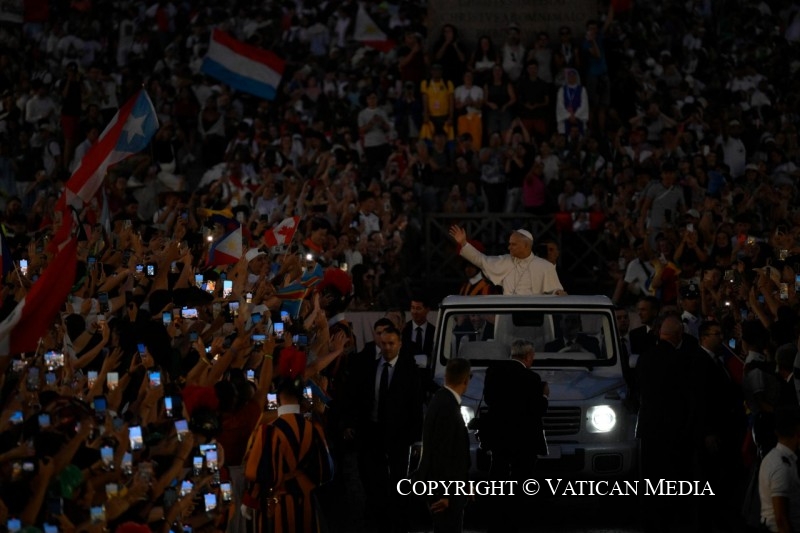 20-To the young people gathered in St. Peter's Square for the Holy Mass welcoming them to the Jubilee of Young People