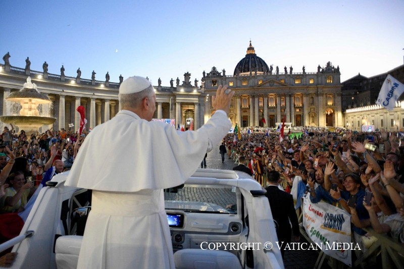 22-To the young people gathered in St. Peter's Square for the Holy Mass welcoming them to the Jubilee of Young People