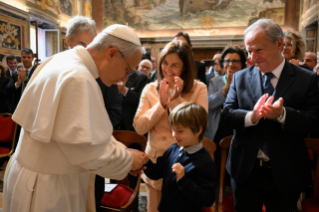 2-A los miembros de la Fundación Centesimus Annus Pro Pontifice
