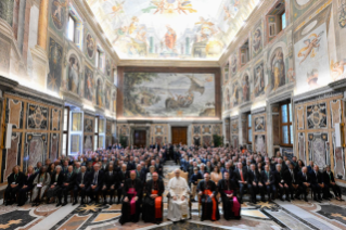 5-A los miembros de la Fundación Centesimus Annus Pro Pontifice