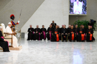 2-Meeting of the Holy Father with Employees of the Holy See and the Vatican City State