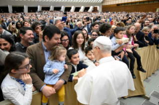 25-Meeting of the Holy Father with Employees of the Holy See and the Vatican City State