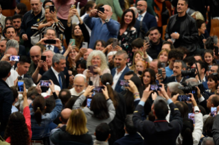 30-Meeting of the Holy Father with Employees of the Holy See and the Vatican City State