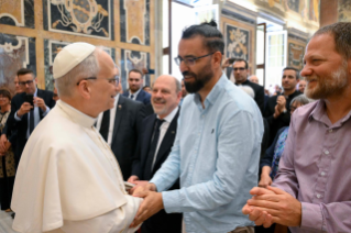 5-A los miembros de los movimientos populares por la paz