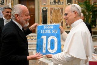 2-Ai Dirigenti e ai Calciatori della Squadra di Calcio del Napoli