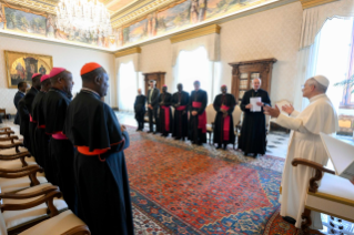 0-A los miembros de la "Fondation Internationale Religions et Soci&eacute;t&eacute;s" 