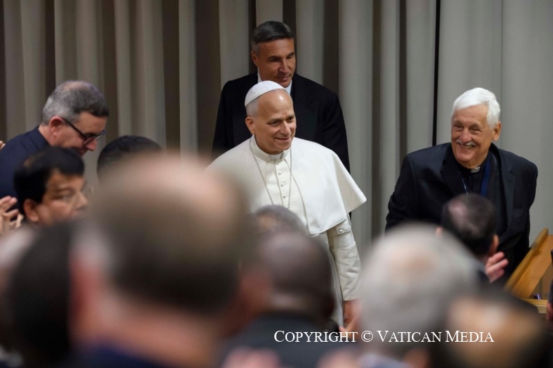 1-Aos participantes na reuni&atilde;o promovida pela Uni&atilde;o dos Superiores Gerais (USG)