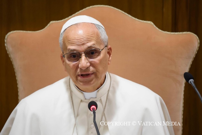 3-Aos participantes na reuni&atilde;o promovida pela Uni&atilde;o dos Superiores Gerais (USG)