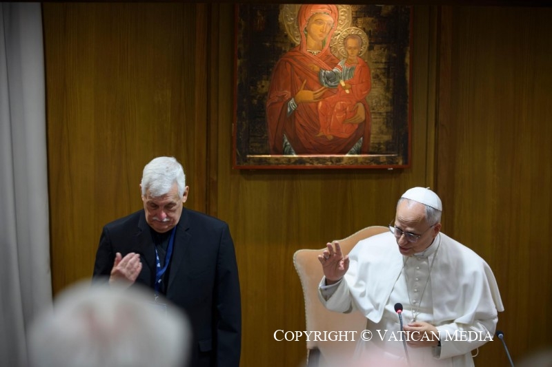 5-Aos participantes na reuni&atilde;o promovida pela Uni&atilde;o dos Superiores Gerais (USG)