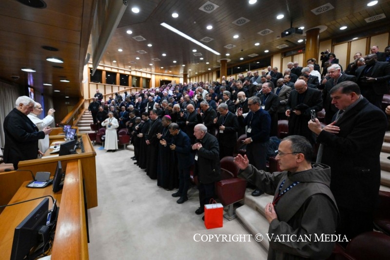 10-Aos participantes na reuni&atilde;o promovida pela Uni&atilde;o dos Superiores Gerais (USG)