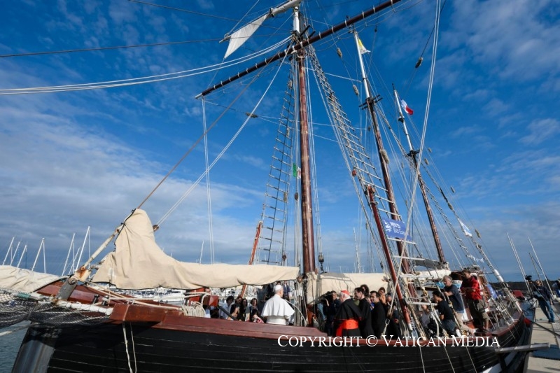 11-Visita ao navio-escola da paz "Med 25 Bel Espoir"
