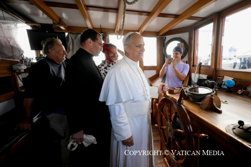 18-Visita ao navio-escola da paz "Med 25 Bel Espoir"