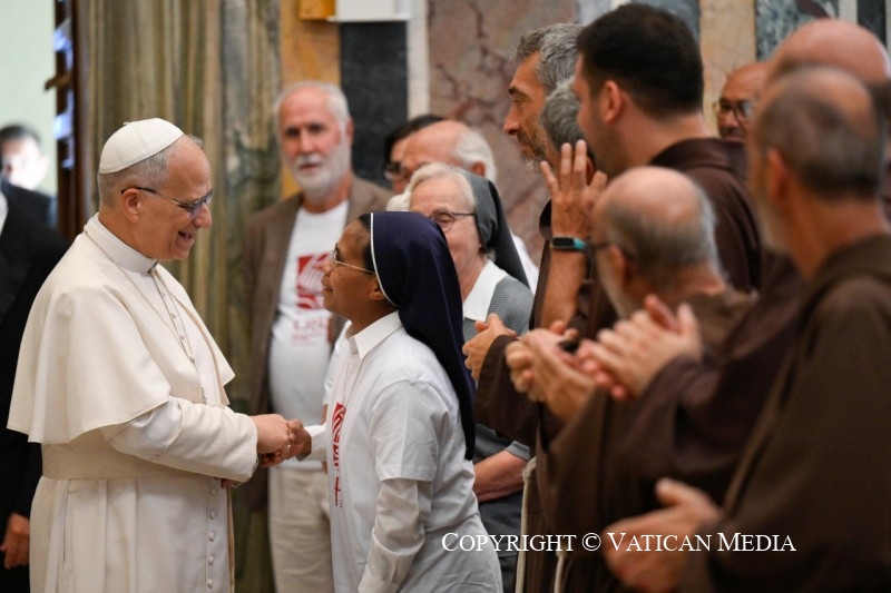 1-A los miembros de la Obra San Francisco para los Pobres de Mil&aacute;n