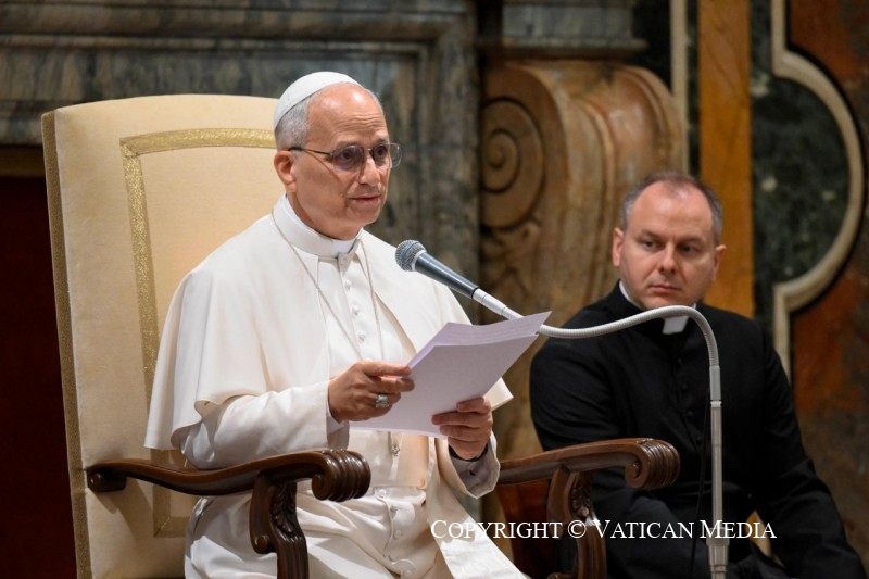 2-A los miembros de la Obra San Francisco para los Pobres de Mil&aacute;n