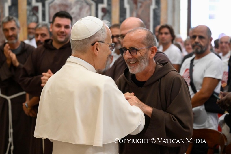 7-A los miembros de la Obra San Francisco para los Pobres de Mil&aacute;n