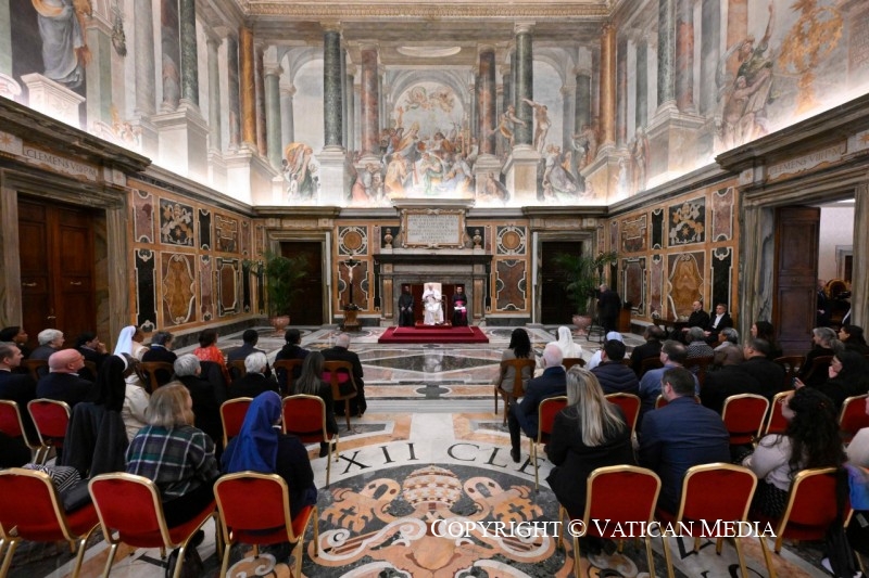 3-Ao Comit&eacute; de Dire&ccedil;&atilde;o da organiza&ccedil;&atilde;o "From Crisis to Care: Catholic Action for Children"