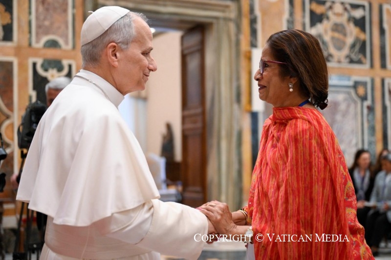 10-Ao Comit&eacute; de Dire&ccedil;&atilde;o da organiza&ccedil;&atilde;o "From Crisis to Care: Catholic Action for Children"