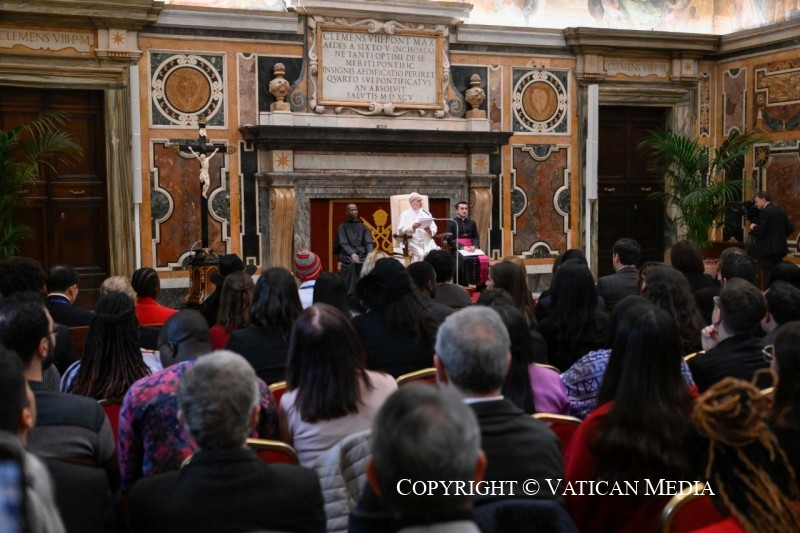 7-A los participantes en el Encuentro "Political Innovation Hackathon: one humanity, one planet"