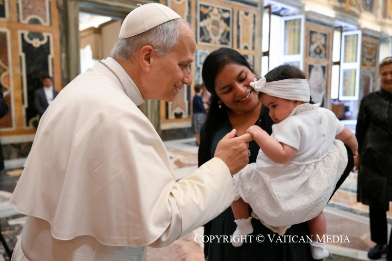 1-Aos membros da Guarda Su&iacute;&ccedil;a Pontif&iacute;cia