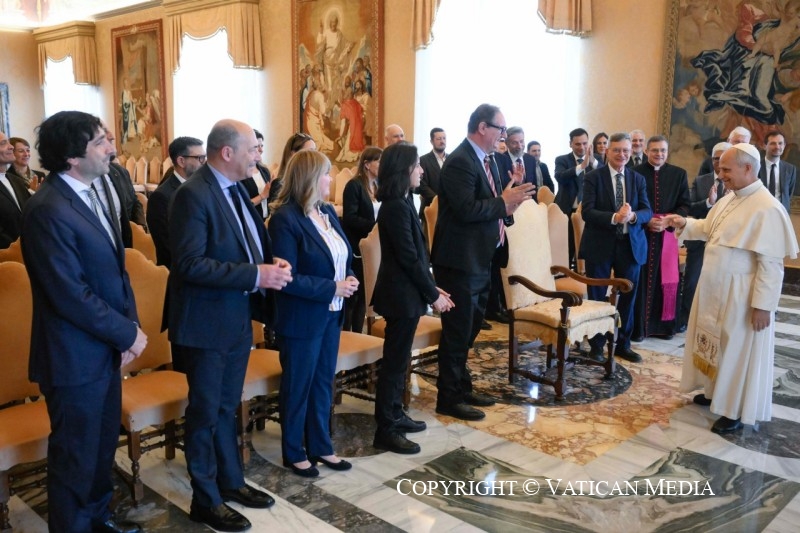 1-Aos membros das reda&ccedil;&otilde;es da Livraria Editora Vaticana