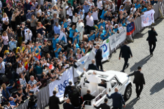5-Aux participants au Jubilé du Monde Éducatif (Rencontre avec les éducateurs)