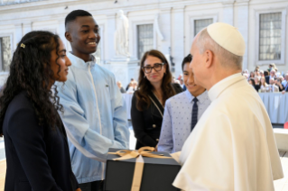 19-Aux participants au Jubilé du Monde Éducatif (Rencontre avec les éducateurs)