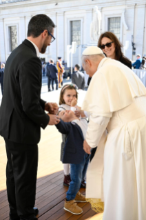 23-Aux participants au Jubilé du Monde Éducatif (Rencontre avec les éducateurs)