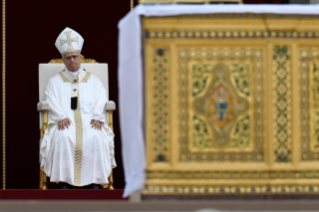12-Solennité du Corps et du Sang du Christ - Messe, procession et bénédiction eucharistique