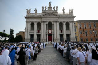 33-Solennité du Corps et du Sang du Christ - Messe, procession et bénédiction eucharistique