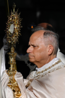 40-Solennité du Corps et du Sang du Christ - Messe, procession et bénédiction eucharistique