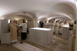 0-Santa Messa nella Cripta della Basilica di San Pietro
