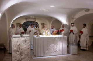 1-Santa Messa nella Cripta della Basilica di San Pietro