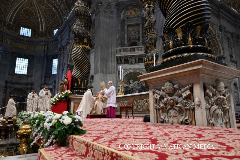 8-IV Domingo de Pascua &ndash; Santa Misa con ordenaciones sacerdotales