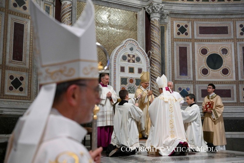 15-Misa con ordenaciones episcopales