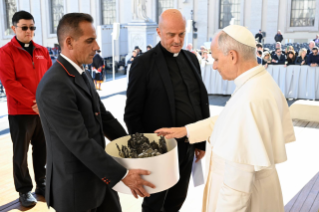 64-Audiencia general