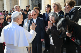 32-Audiencia general