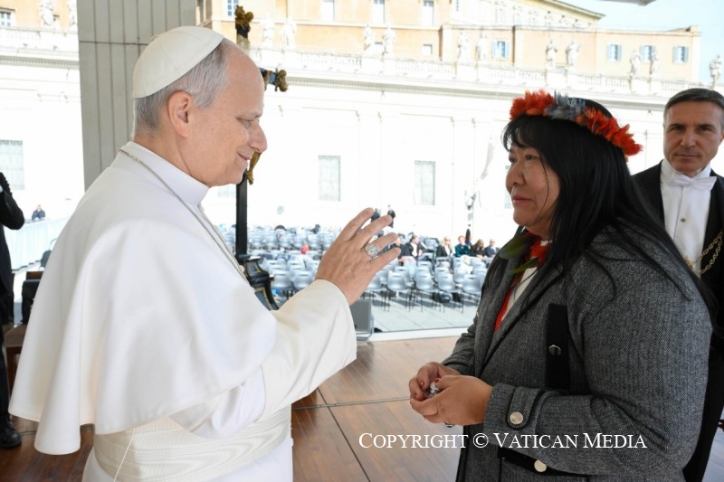 28-Audiencia general