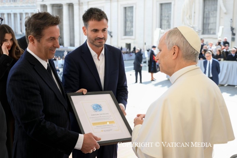 32-Audiencia general