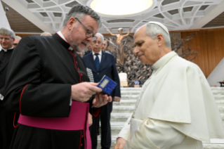 25-Audiencia General