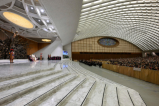 24-Audiencia general