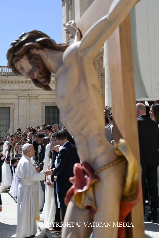 16-Audiencia general