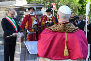 9-Homage of the Mayor and the City of Rome
