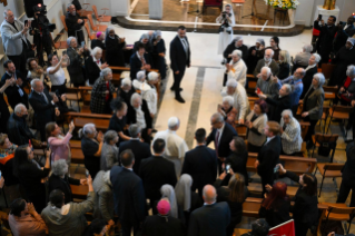 6-الزّيارة الرّسوليّة إلى تركيّا: زيارة إلى دار رعاية المسنّين لراهبات الفقراء الصّغيرات