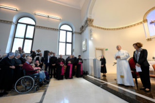 5-الزّيارة الرّسوليّة إلى تركيّا: زيارة إلى دار رعاية المسنّين لراهبات الفقراء الصّغيرات