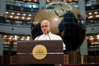 8-Apostolische Reise in die Türkei (Türkiye): Begegnung mit den Behördenvertretern, der Zivilgesellschaft und dem Diplomatischen Korps