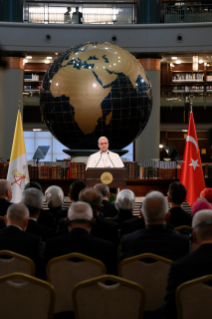 9-Apostolische Reise in die Türkei (Türkiye): Begegnung mit den Behördenvertretern, der Zivilgesellschaft und dem Diplomatischen Korps